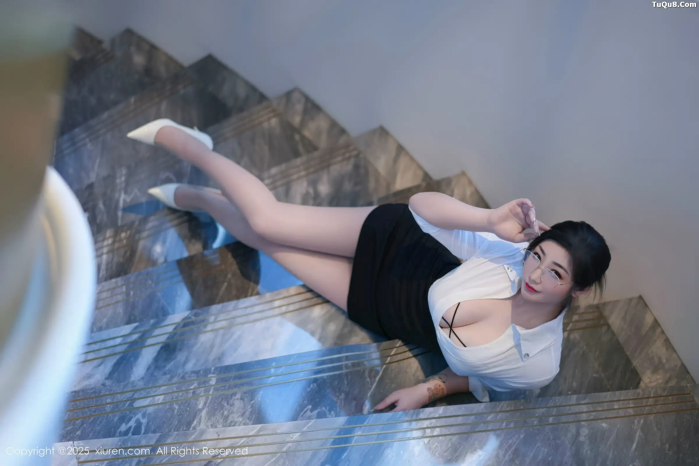 柠檬c_lemon 妲己_Toxic [XiuRen]高清写真图 2025.11.28 No.11045 妲己_Toxic 魅惑黑丝第10张图片