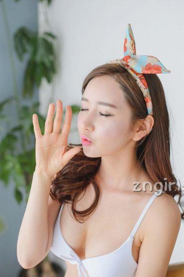 이연정 李妍静  李妍静- 2017年MayBeach比基尼系列七第180张图片