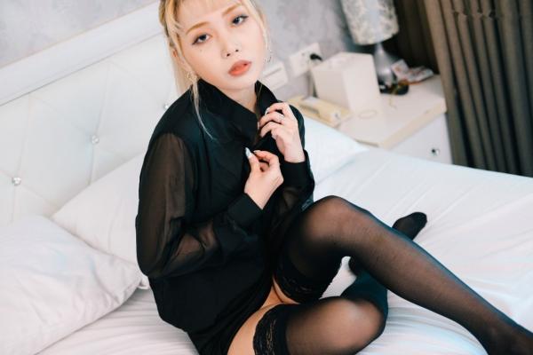 何梦兮   JVID-Stacy-粉嫩女秘书酒醉之后-职场制服诱惑-超薄黑丝私房美图-2019.09.20第16张图片