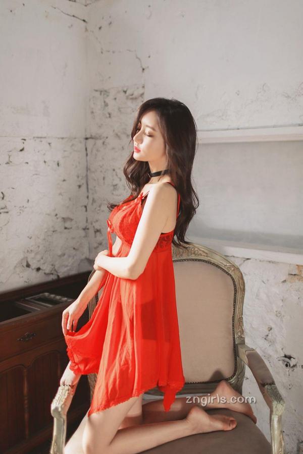 손윤주 孙允珠  韩国女神孙允珠 唯美系吊带内衣第116张图片