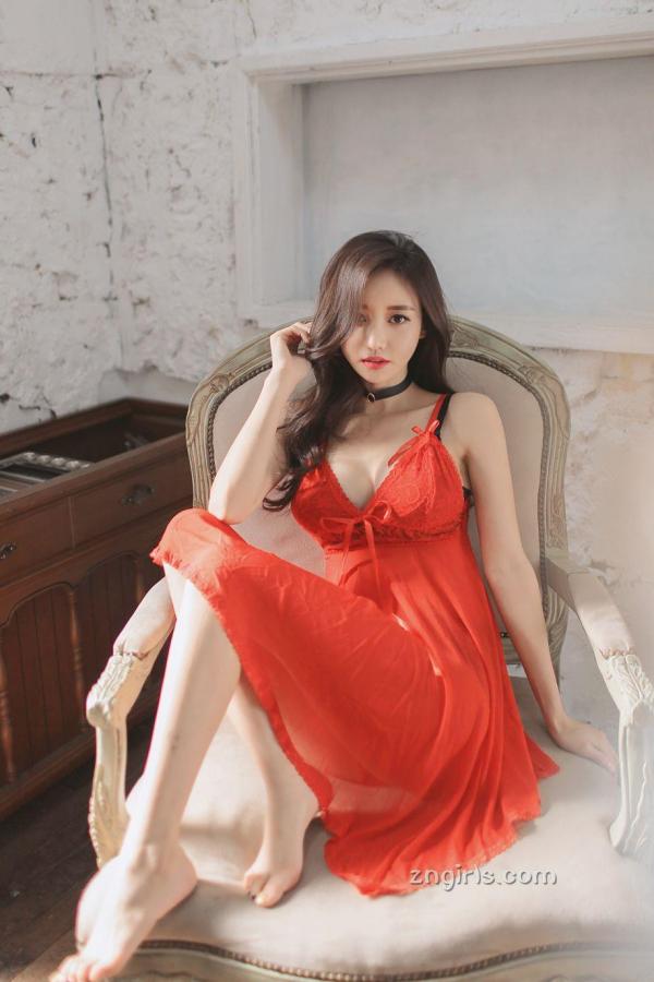 손윤주 孙允珠  韩国女神孙允珠 唯美系吊带内衣第122张图片