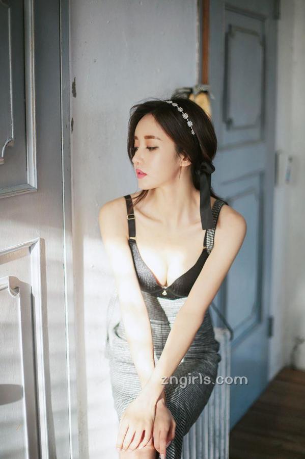 손윤주 孙允珠  韩国女神孙允珠 唯美系吊带内衣第136张图片