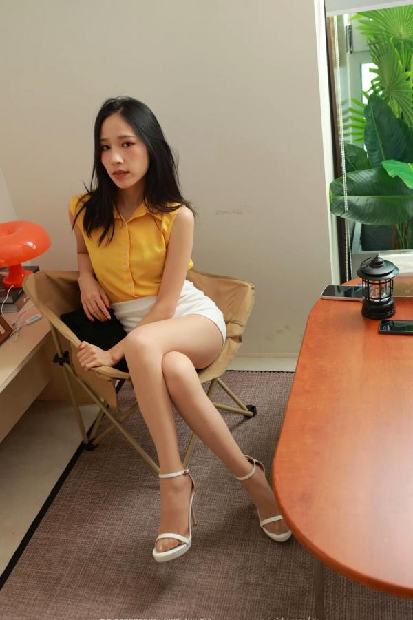 美子Yoki   IESS异思趣向美子《一字凉鞋》高跟凉鞋丝袜美腿私房照优雅气质女神第96张图片