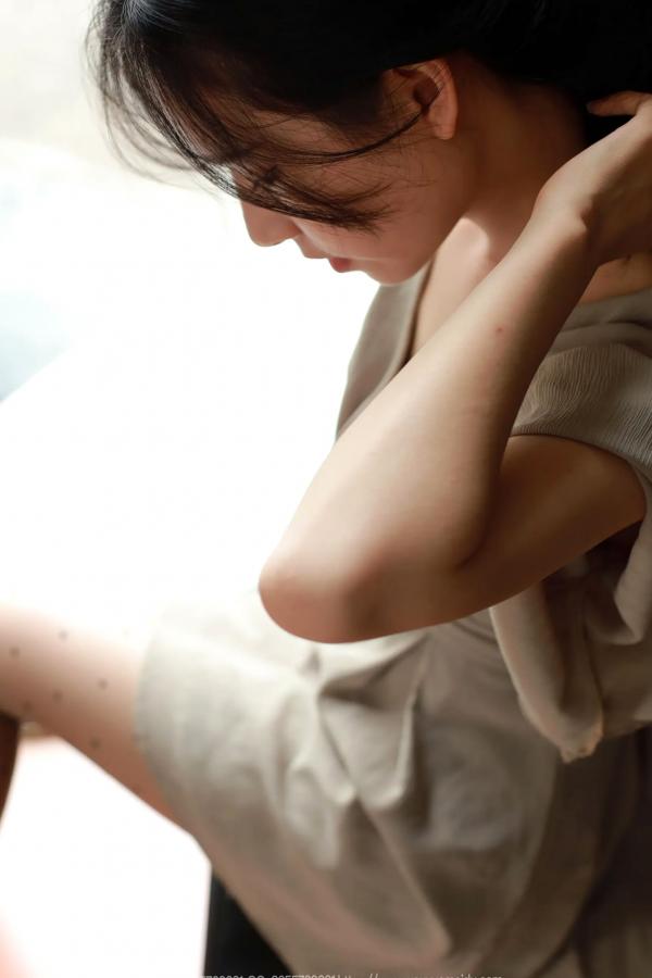 美子Yoki   IESS异思趣 美子《温柔波点》肉色丝袜美腿高跟鞋私房写真 [94P]第26张图片