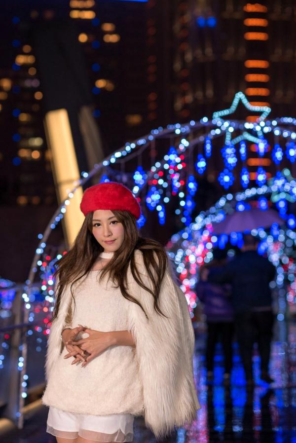 张慧贞 夏晴Miso  台湾正妹夏晴MISO《圣诞外拍》夜景霓虹灯下的节日时尚写真，清纯气质圣诞装扮美图第46张图片