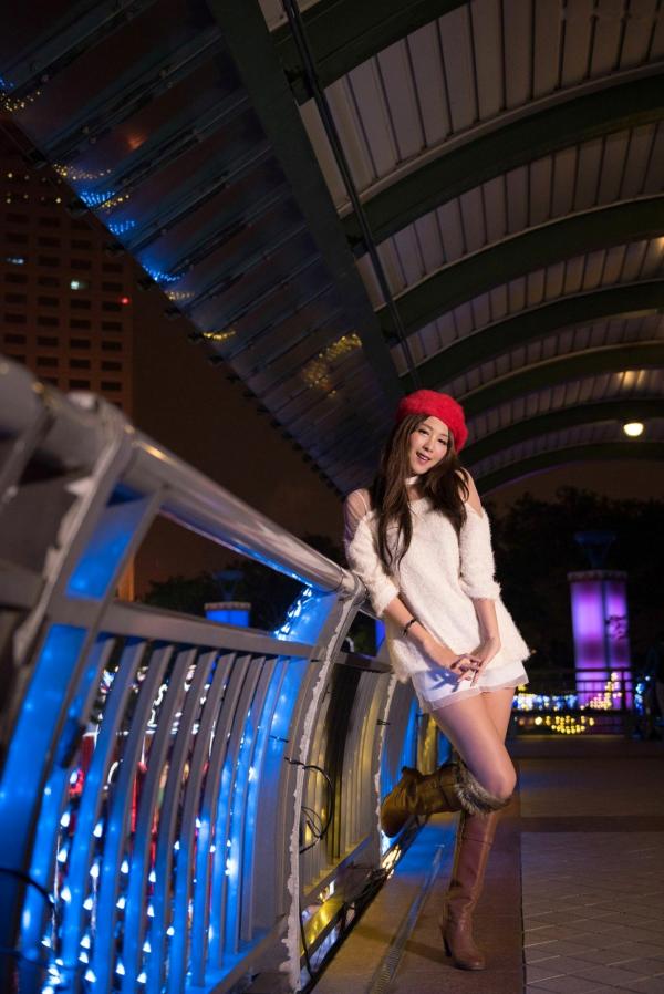 张慧贞 夏晴Miso  台湾正妹夏晴MISO《圣诞外拍》夜景霓虹灯下的节日时尚写真，清纯气质圣诞装扮美图第64张图片