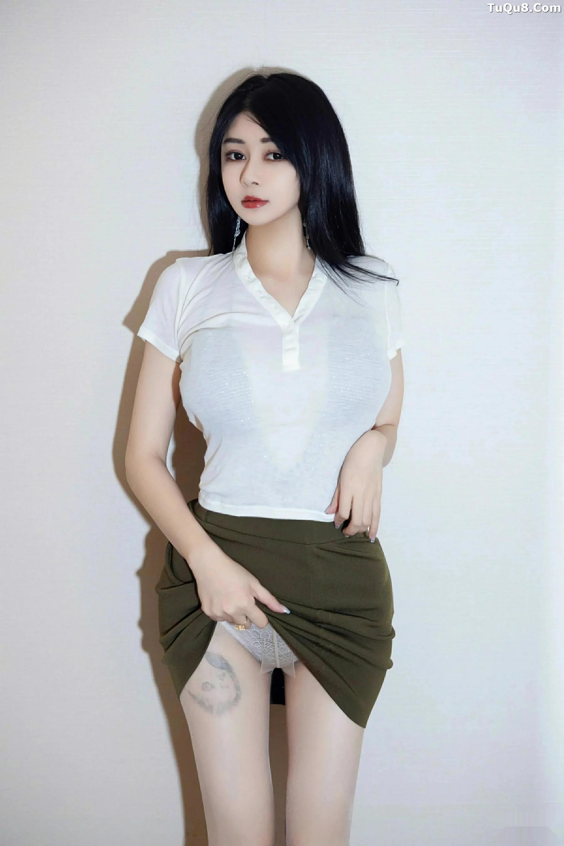 凯竹Vision 萌尤星凯竹 [HuaYang]高清写真图 2025.09.29 VOL.647 凯竹Quinn 白色T恤第3张图片