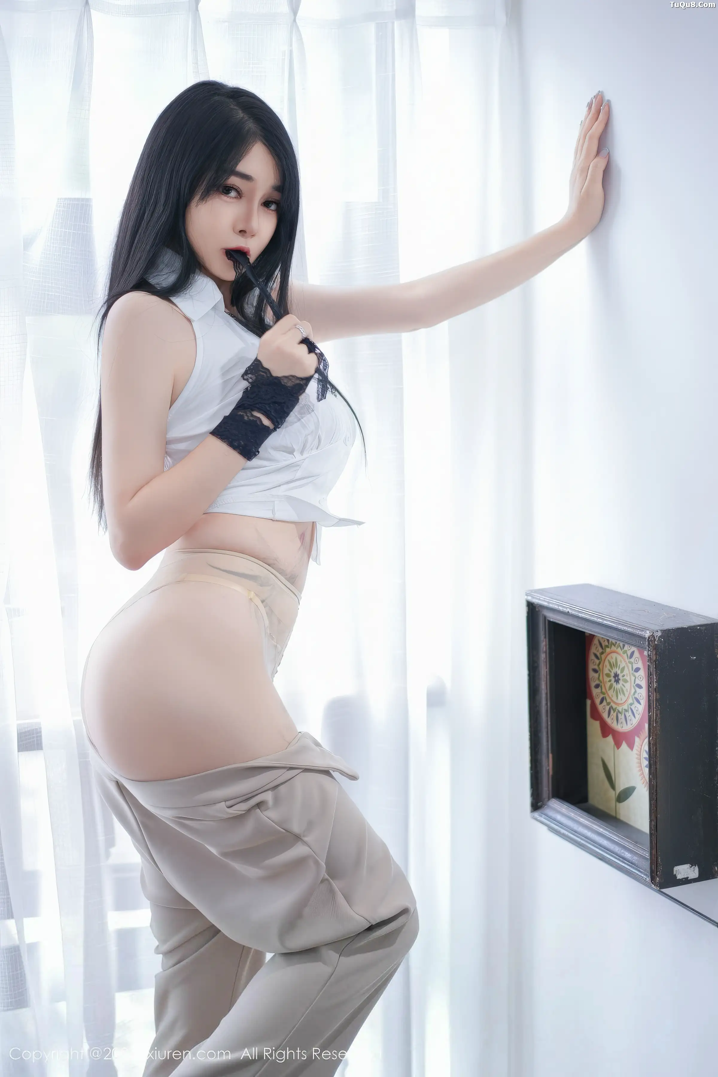 凯竹Vision 萌尤星凯竹 [XiuRen]高清写真图 2025.11.27 No.11038 凯竹法师 性感内衣第12张图片