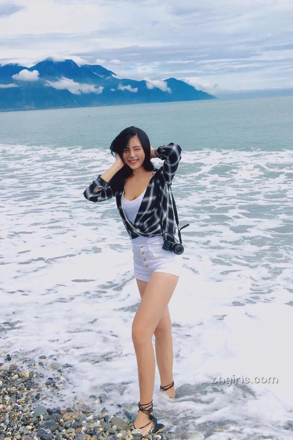 陈品妍  正妹品妍日本海边玩水 沙滩释放健康最美体态第13张图片