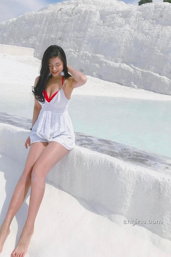 陈品妍  正妹品妍日本海边玩水 沙滩释放健康最美体态第14张图片