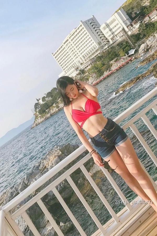 陈品妍  正妹品妍日本海边玩水 沙滩释放健康最美体态第15张图片