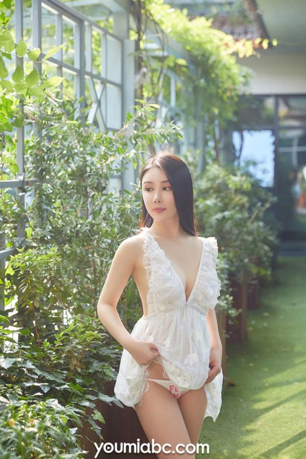 子怡   YouMi尤蜜-2019.07.17-子怡-《少妇の花房》性感私房照, 内衣黑丝诱惑, 户外花园风情唯美写真第13张图片