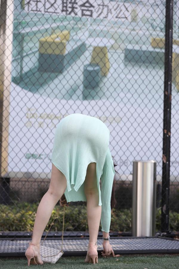 陈芝 芝芝Booty 都市丽人 芝芝性感浅绿色包臀裙第43张图片