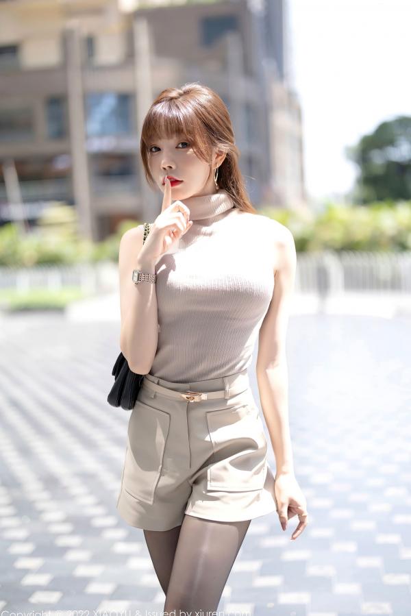 徐莉芝Booty 陈芝  XiaoYu语画界-808-芝芝Booty-杏色紧身衣黑丝诱惑-室内酒店私房照-极致美腿鉴赏-2022.06.28-无圣光大尺度第16张图片