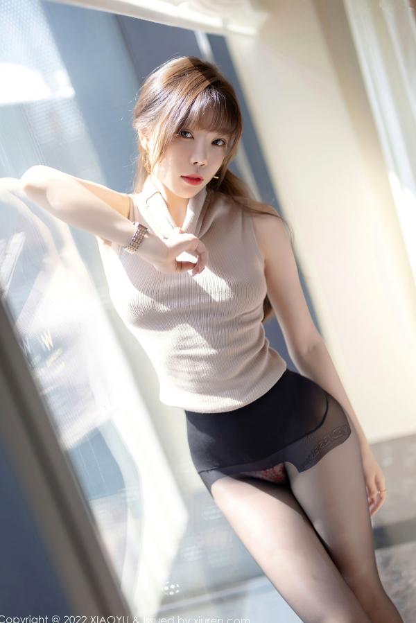 徐莉芝Booty 陈芝  XiaoYu语画界-808-芝芝Booty-杏色紧身衣黑丝诱惑-室内酒店私房照-极致美腿鉴赏-2022.06.28-无圣光大尺度第50张图片