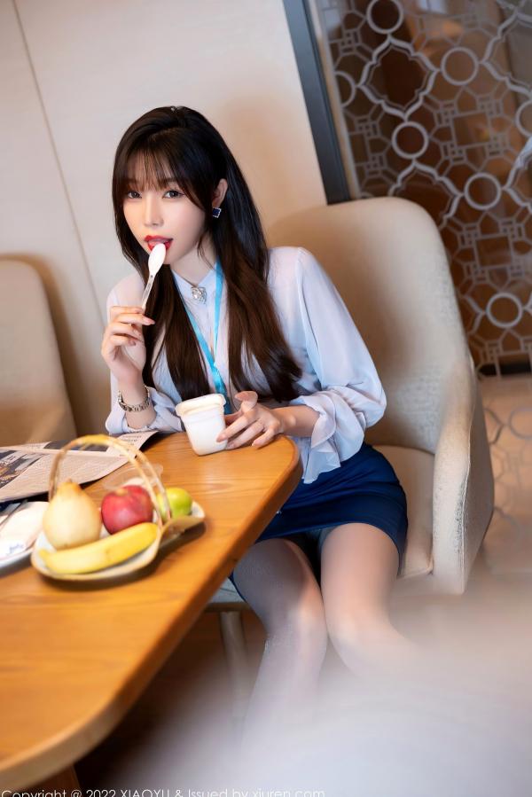 徐莉芝Booty 陈芝  XiaoYu语画界 774 芝芝Booty：职场OL制服与性感蕾丝内衣私房写真，极致美腿大尺度魅力呈现第8张图片