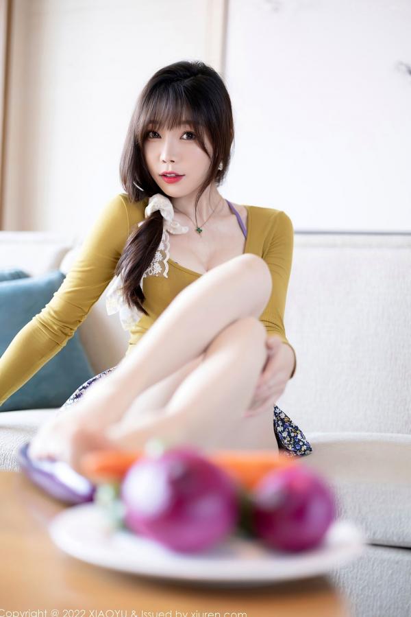 徐莉芝Booty 陈芝  芝芝Booty私房美拍：语画界性感尤物，紫色蕾丝内衣搭配碎花裙，极致诱惑大尺度美臀挑战，展现妩媚身姿第25张图片
