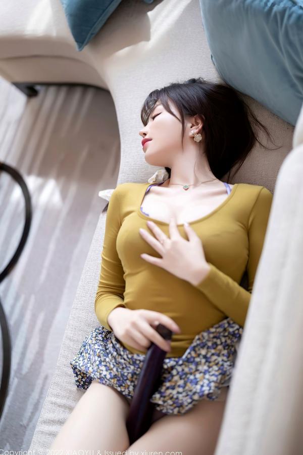 徐莉芝Booty 陈芝  芝芝Booty私房美拍：语画界性感尤物，紫色蕾丝内衣搭配碎花裙，极致诱惑大尺度美臀挑战，展现妩媚身姿第36张图片