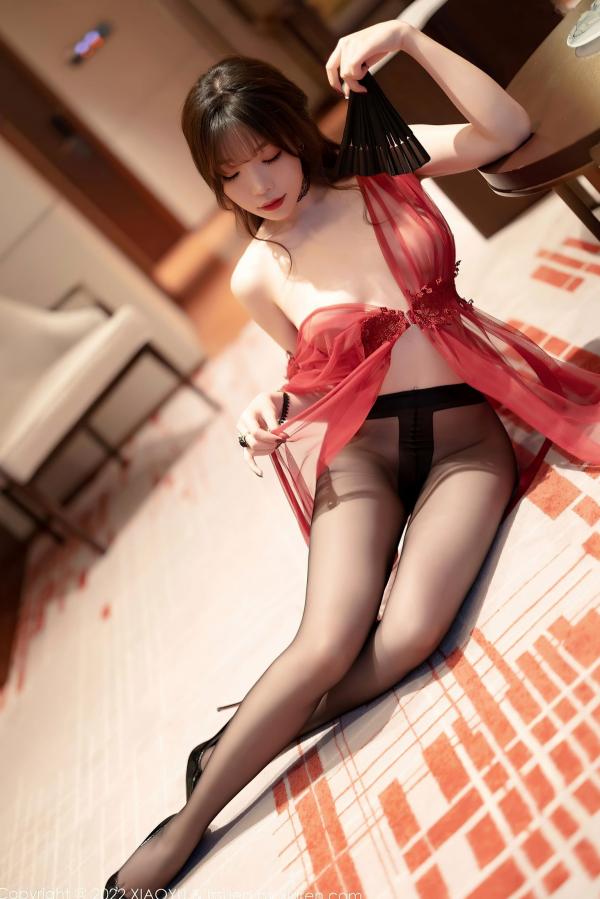 徐莉芝Booty 陈芝  XiaoYu语画界-728-芝芝Booty-惠州旅拍轻透红连衣裙黑丝浴缸写真-极致性感私房大尺度-2022.03.03第9张图片