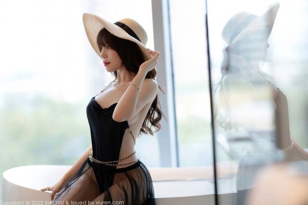 徐莉芝Booty 陈芝  XiaoYu语画界-701-芝芝Booty私房：酒店性感黑色吊带网纱长裙诱惑，展现绝美曲线大尺度写真第18张图片