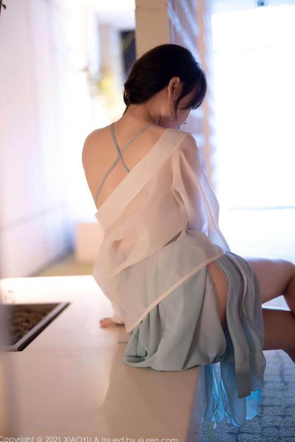 徐莉芝Booty 陈芝  XiaoYu语画界679期：芝芝Booty古典闺房写真，古韵薄纱缠身，书法折扇下的绝美意境，皮肤白皙通透的极致视觉享受，无圣光大尺度唯美呈现第10张图片