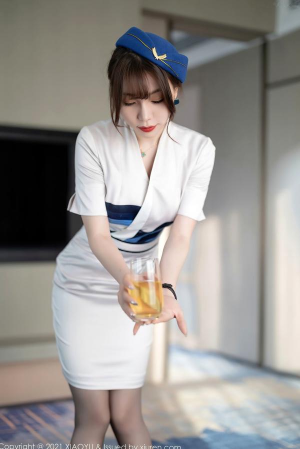 徐莉芝Booty 陈芝  语画界-642-芝芝Booty：空姐制服诱惑与黑丝私房大片，极致美臀展现，撩人魅力摄影第13张图片