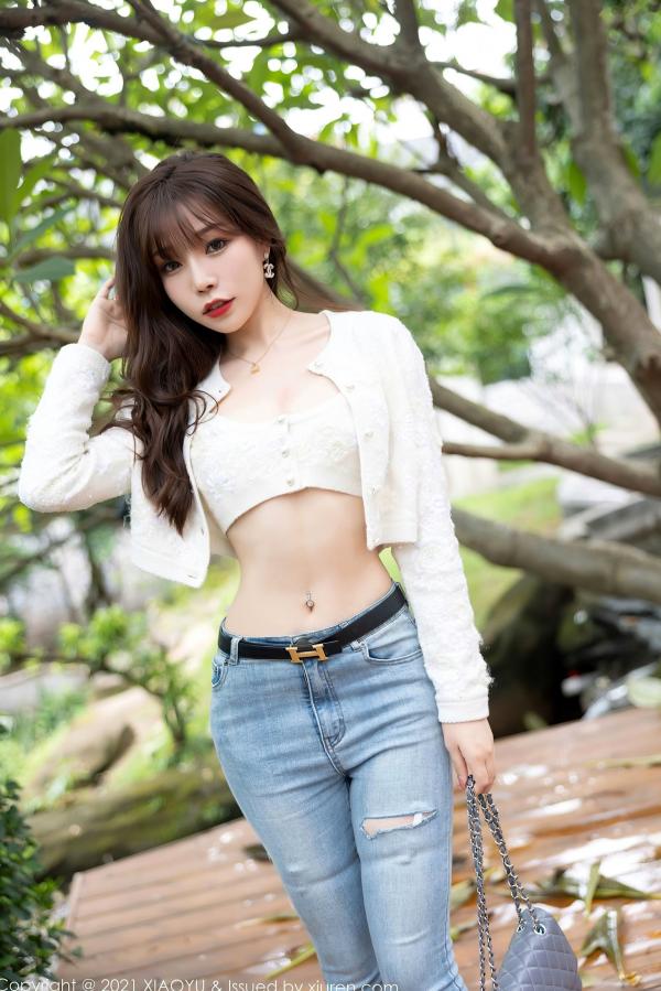 徐莉芝Booty 陈芝  XiaoYu语画界627-芝芝Booty私房写真：牛仔裤与情趣内衣的碰撞，白丝长腿诱惑尽显极致大尺度第3张图片