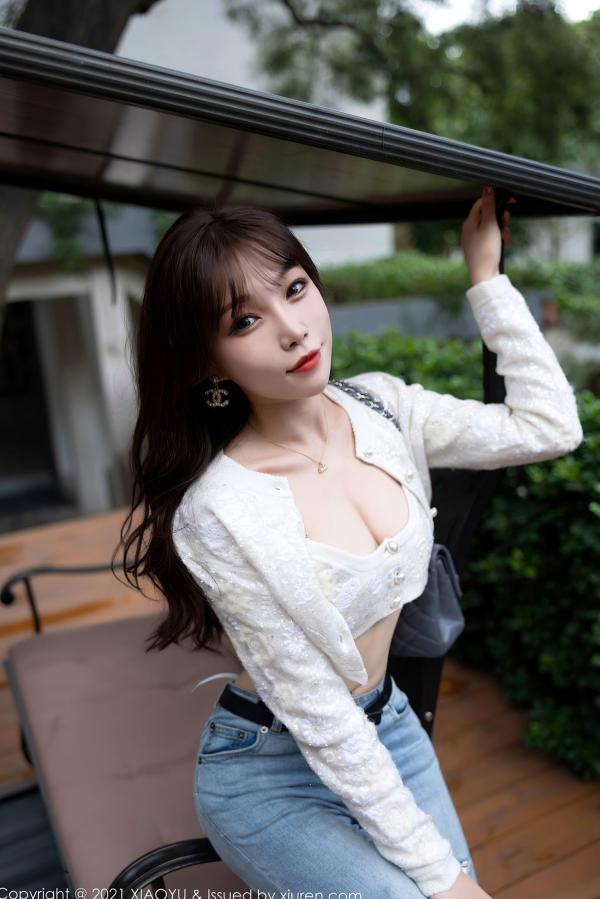 徐莉芝Booty 陈芝  XiaoYu语画界627-芝芝Booty私房写真：牛仔裤与情趣内衣的碰撞，白丝长腿诱惑尽显极致大尺度第8张图片