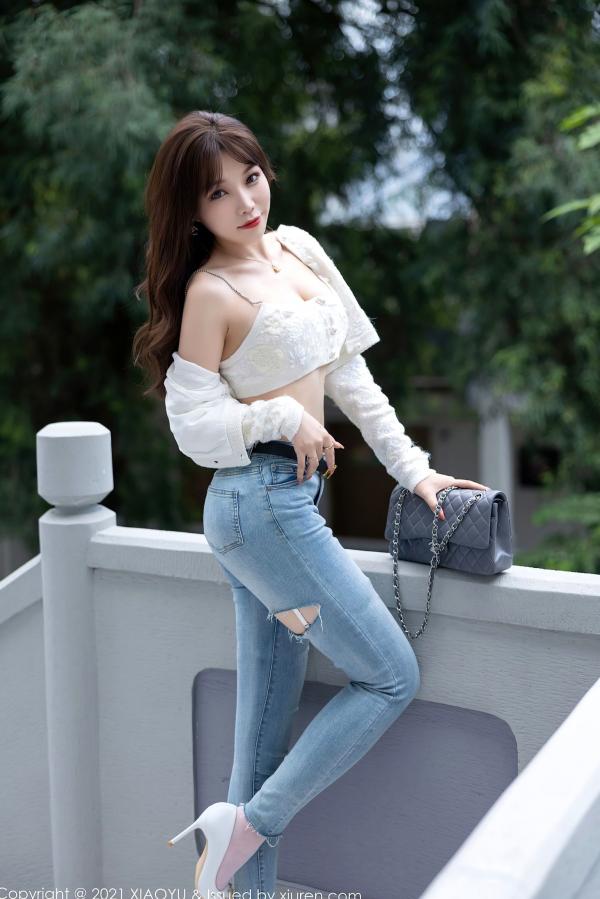 徐莉芝Booty 陈芝  XiaoYu语画界627-芝芝Booty私房写真：牛仔裤与情趣内衣的碰撞，白丝长腿诱惑尽显极致大尺度第15张图片