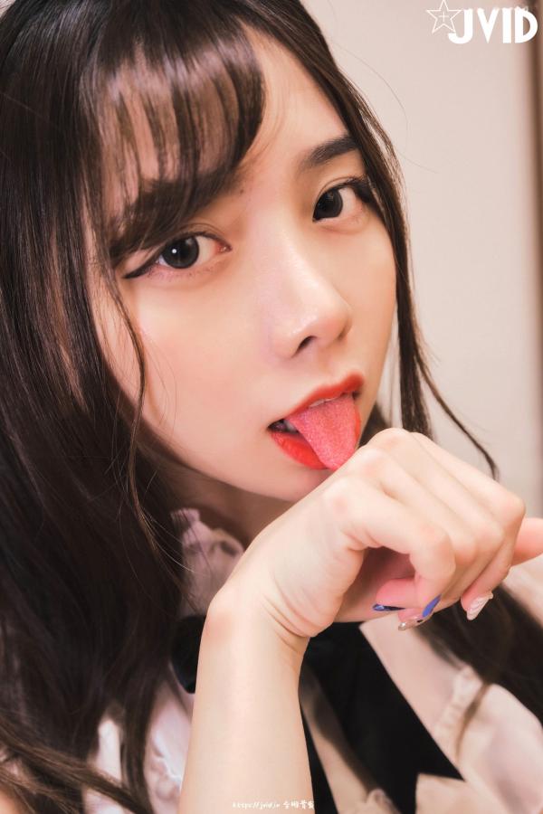 傲娇小辣椒 Zaza  JVID-ZAZA女仆服务：极致诱惑的角色扮演，清纯甜美与性感女仆装的私房写真大尺度呈现第21张图片