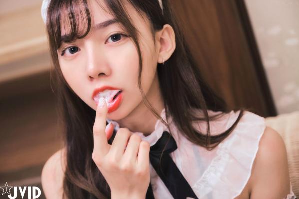 傲娇小辣椒 Zaza  JVID-ZAZA女仆服务：极致诱惑的角色扮演，清纯甜美与性感女仆装的私房写真大尺度呈现第30张图片