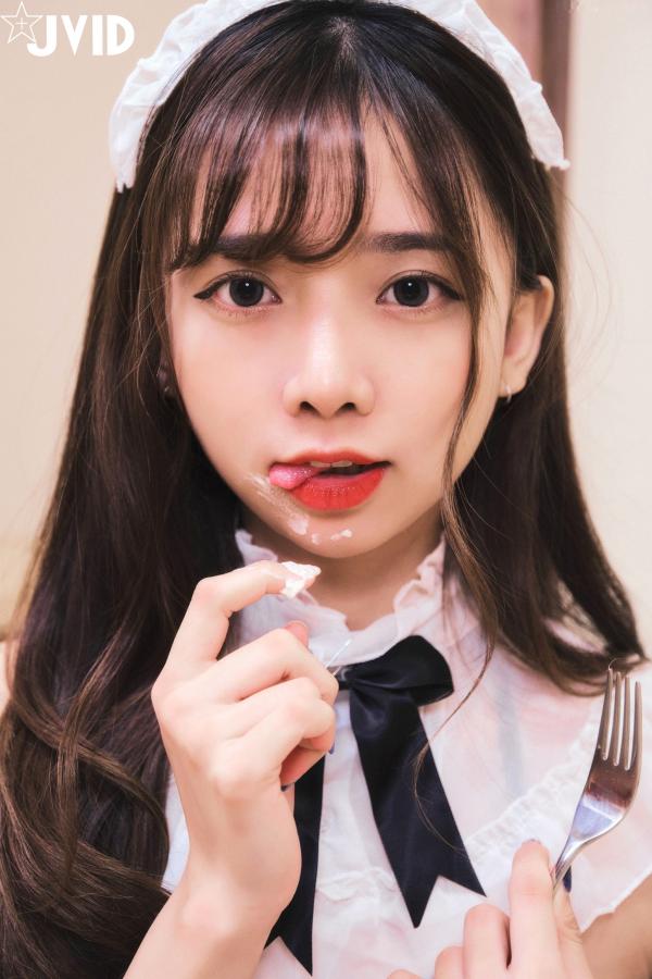 傲娇小辣椒 Zaza  JVID-ZAZA女仆服务：极致诱惑的角色扮演，清纯甜美与性感女仆装的私房写真大尺度呈现第31张图片