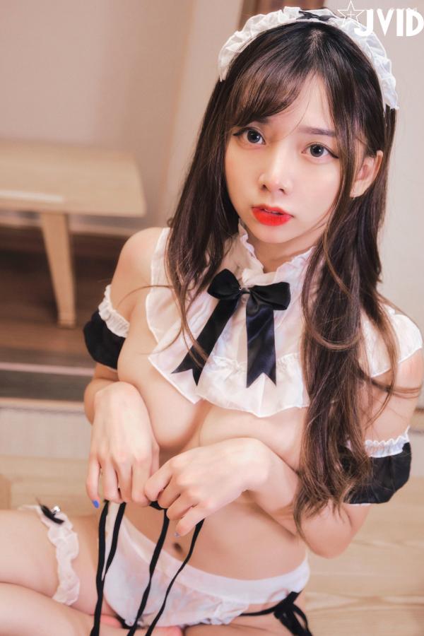傲娇小辣椒 Zaza  JVID-ZAZA女仆服务：极致诱惑的角色扮演，清纯甜美与性感女仆装的私房写真大尺度呈现第47张图片