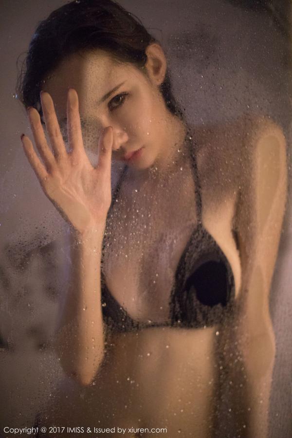 萌琪琪  玲珑女神萌琪琪 泳池湿身贵妃出浴第43张图片