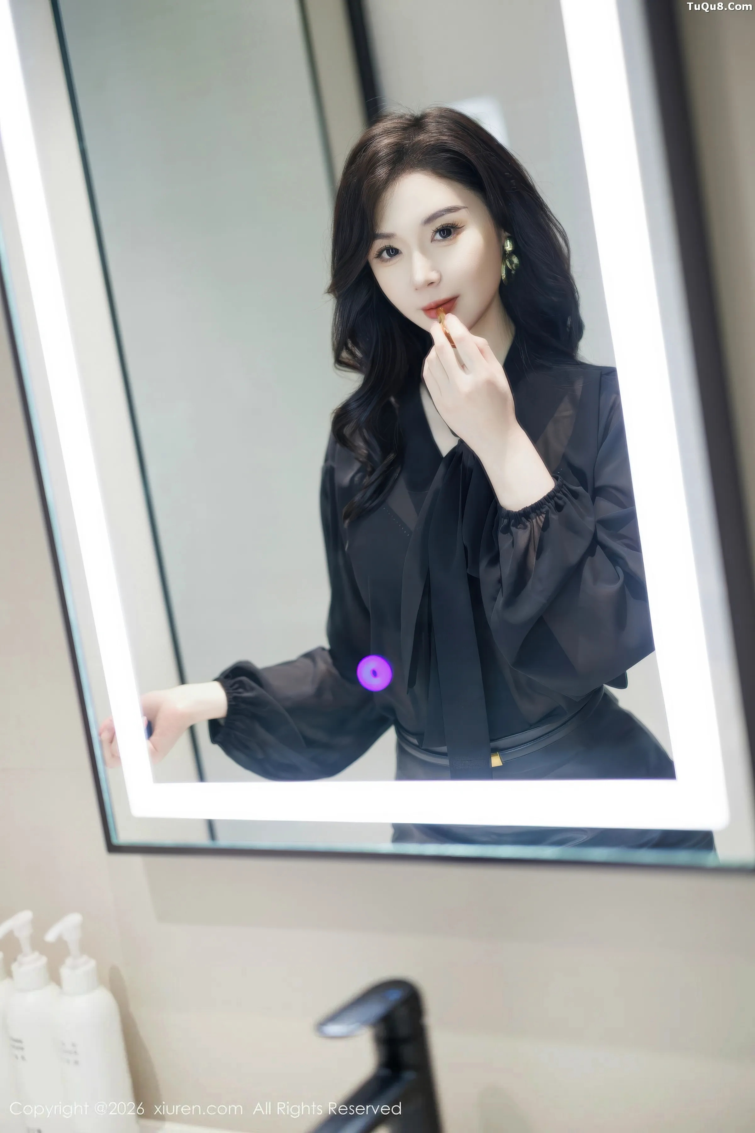 梦心玥  [XiuRen]高清写真图 2026.01.29 No.11291 心玥 性感黑皮裙第5张图片