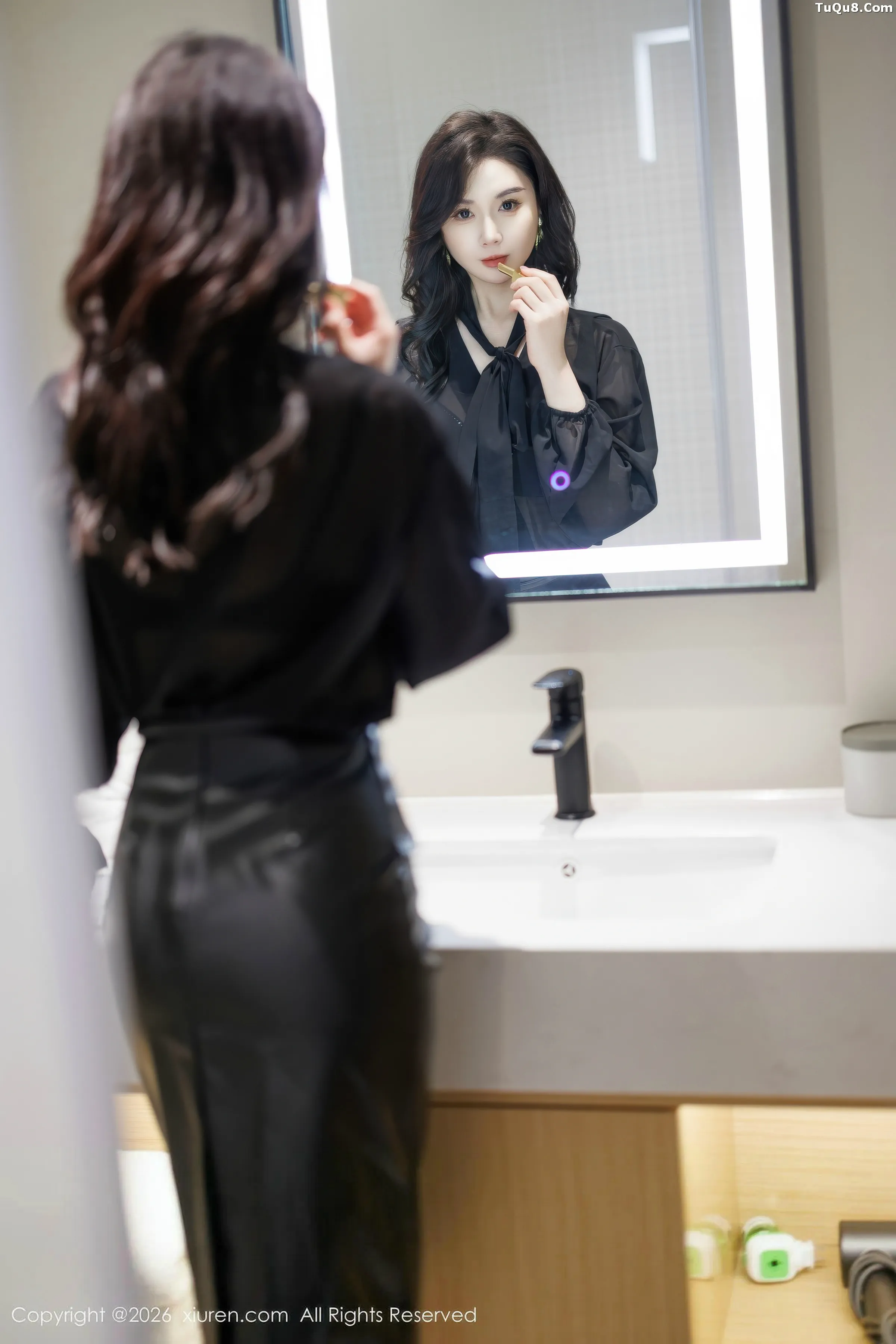 梦心玥  [XiuRen]高清写真图 2026.01.29 No.11291 心玥 性感黑皮裙第6张图片