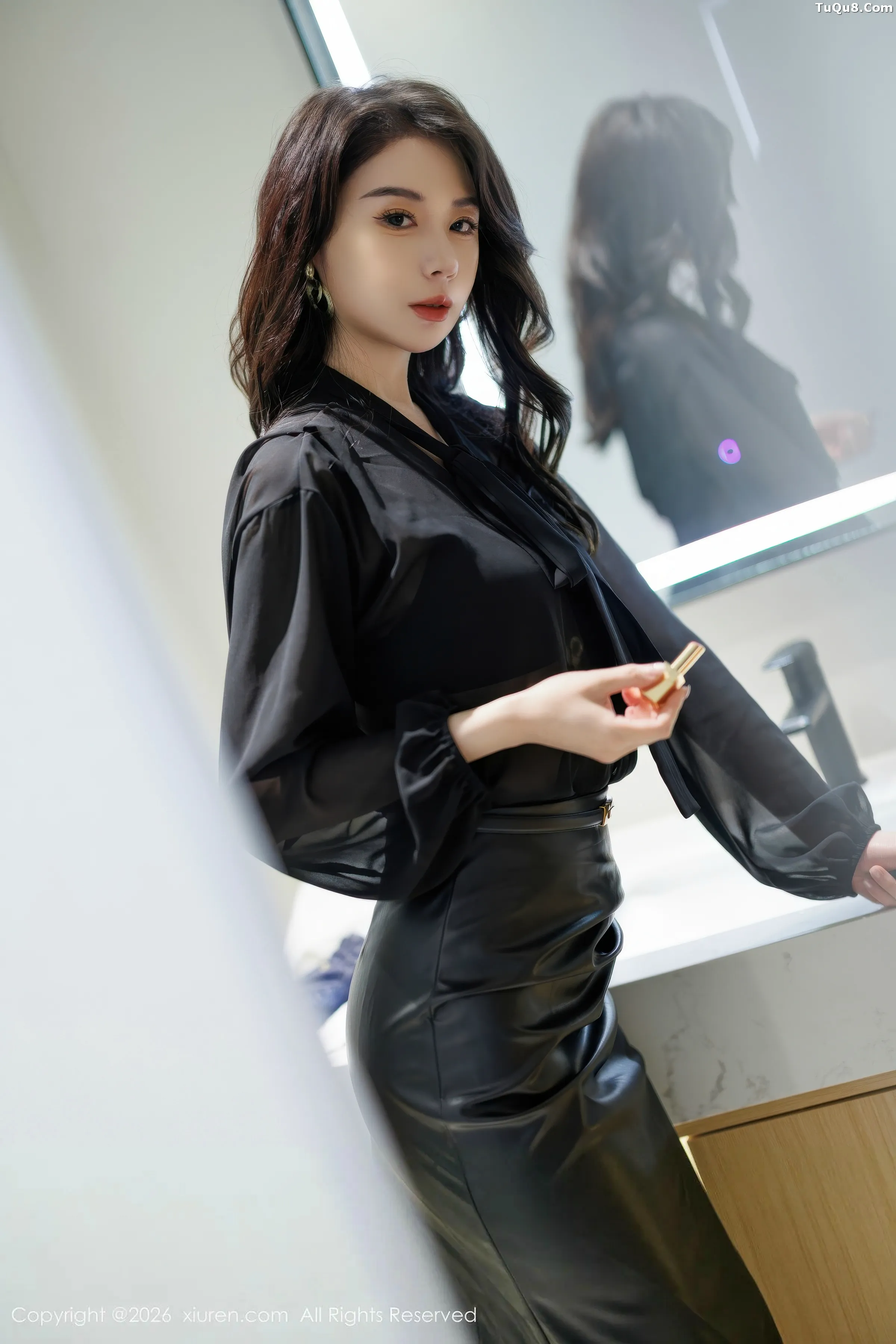 梦心玥  [XiuRen]高清写真图 2026.01.29 No.11291 心玥 性感黑皮裙第7张图片