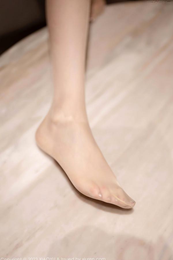梦心玥   XiaoYu语画界-1138-梦心玥：私房室内极致诱惑，高开叉紧身裙修显曼妙曲线，米色系优雅与大尺度尽显，无圣光高品质女神视觉盛宴第25张图片