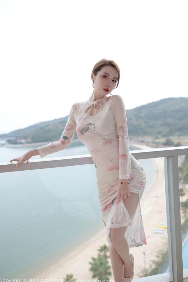梦心玥   XiaoYu语画界-717-梦心玥-惠州旅拍粉色花纹旗袍原色丝袜-2022.02.16 - 无圣光大尺度_极致性感女神私房写真_凹凸有致诱惑身材第14张图片