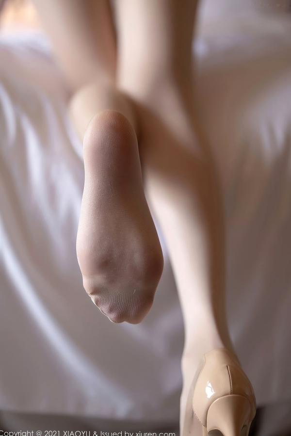 梦心玥 梦心月  梦心月室内旅拍：修身吊带裙展现曼妙身材，纯欲风格尽显优雅魅力第78张图片