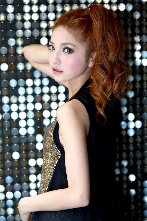 芯娅Mikiyo   台湾正妹Mikiyo百变写真：时尚街拍潮流穿搭与甜美私房魅力精选集第3张图片