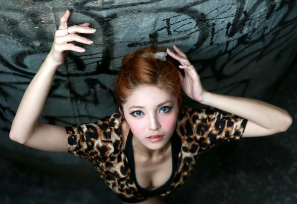 芯娅Mikiyo   台湾正妹Mikiyo百变写真：时尚街拍潮流穿搭与甜美私房魅力精选集第5张图片