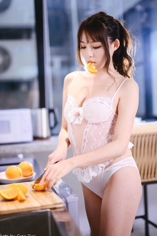 何洛沂   Ashley - 粉红蕾丝私房写真，居家内衣性感诱惑 [167P]第74张图片