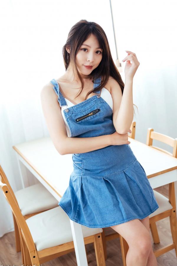 何洛沂   Ashley - 居家厨房牛仔裙俏皮清新生活随拍照 [104P]第5张图片