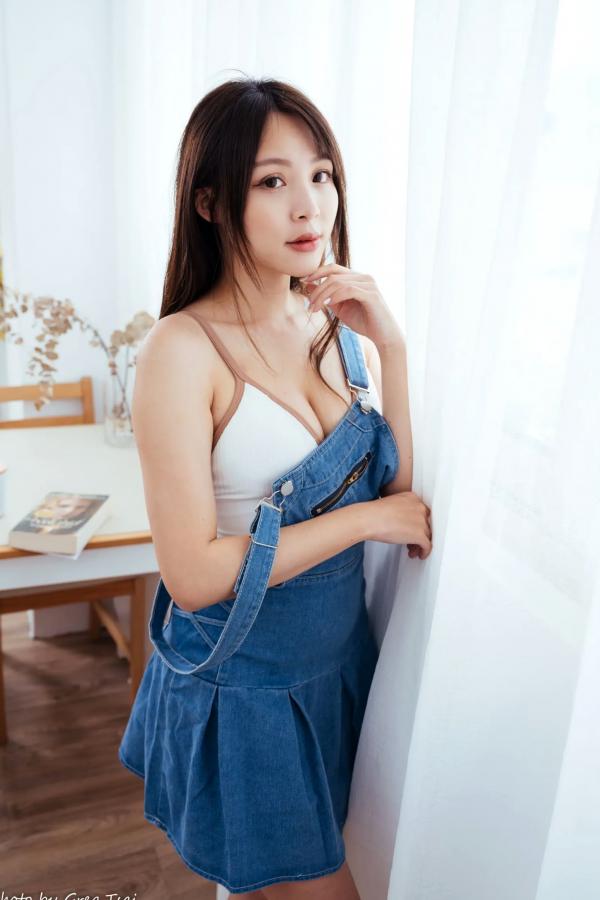 何洛沂   Ashley - 居家厨房牛仔裙俏皮清新生活随拍照 [104P]第59张图片