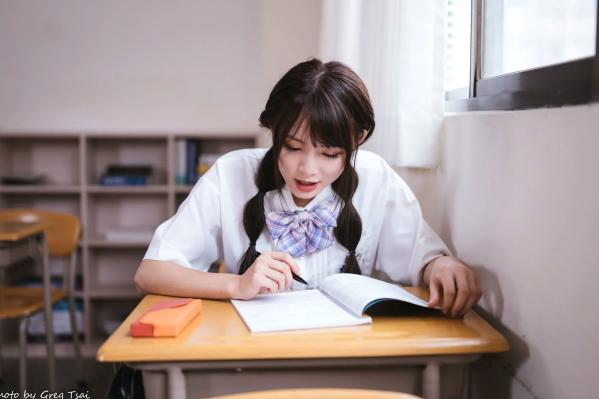 何洛沂   Ashley - 清新校园校服制服风格写真 [115P]第1张图片
