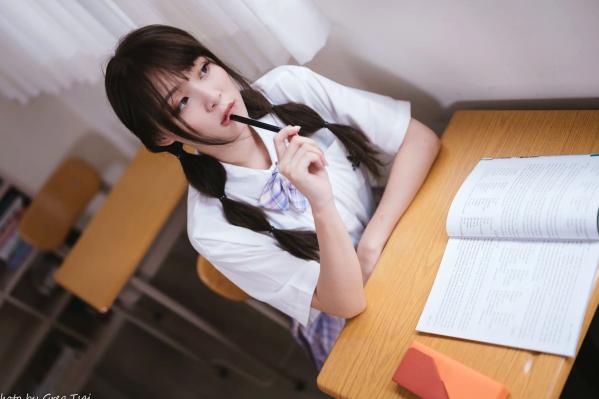 何洛沂   Ashley - 清新校园校服制服风格写真 [115P]第8张图片