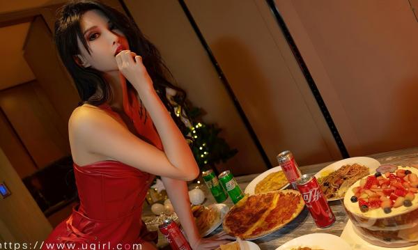 葛征 哈尼宝宝  UGirlsApp尤果网葛征《恋恋平安夜》：性感红色抹胸皮裙，圣诞节主题室内私房照，女神诱惑魅力尽显第35张图片