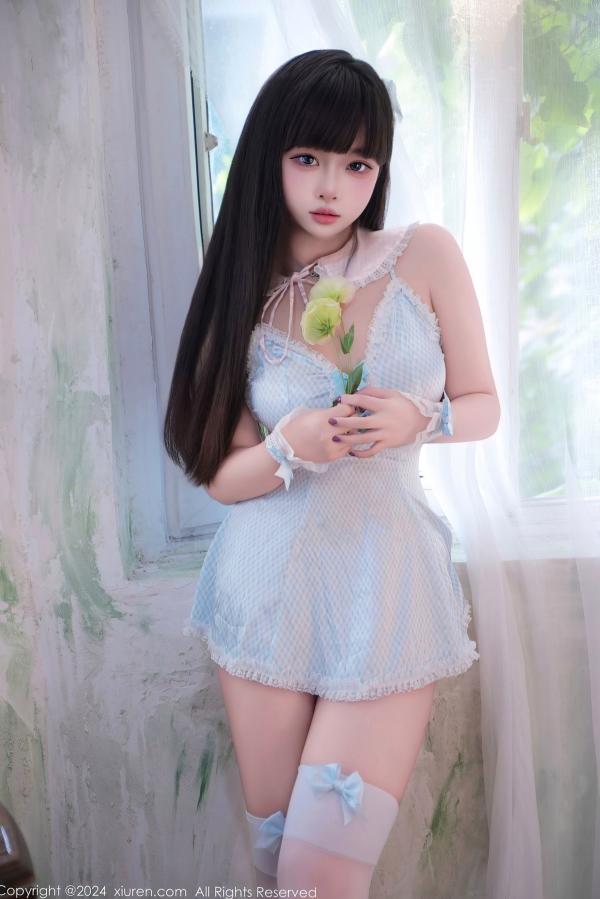 冰琪Abby   XiuRen秀人网-9258-正妹Abby首套写真：淡蓝格纹女仆装演绎甜美私房诱惑，清纯软萌角色扮演，极致长腿视觉盛宴第47张图片