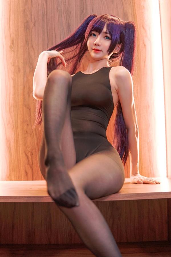 王晓丹 王辛淼  《Sally-Dorasnow-原神-莫娜-Cosplay-性感连体泳装-黑丝制服诱惑-湿身私房照-绝美漫展女神》第16张图片